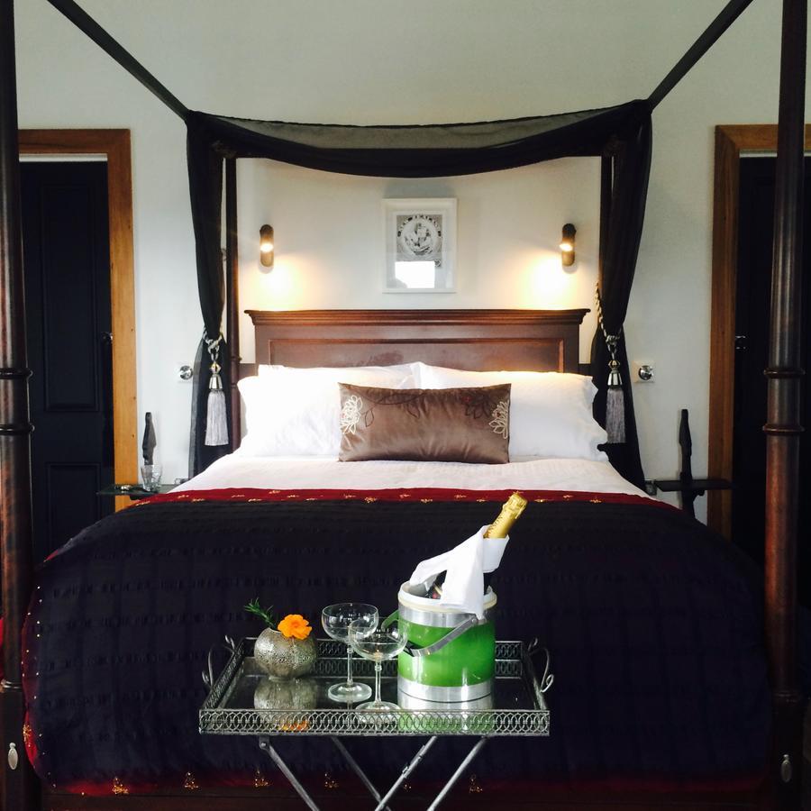 Marriners Luxury Guesthouse Rawene Exterior photo